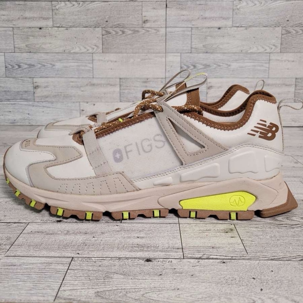 New Balance Beige and Brown Sneakers